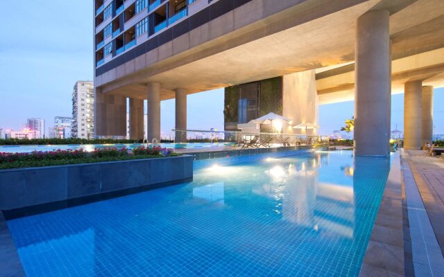 Dolphin Plaza Apartment