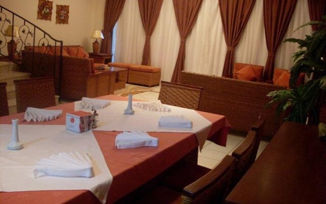 La Fontaine Rose Beach Resort