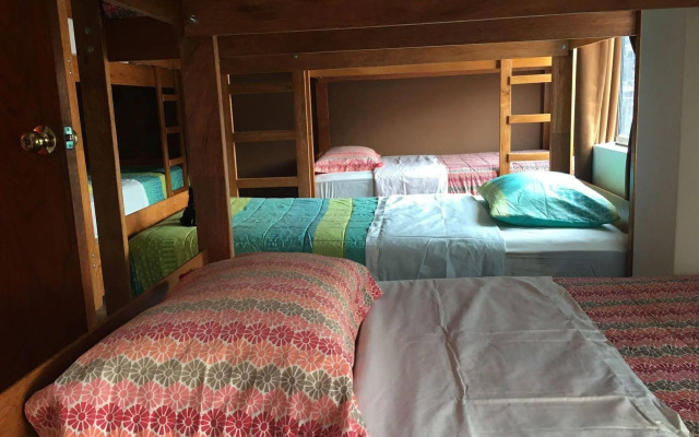 Tupac Hostel - Lima Airport
