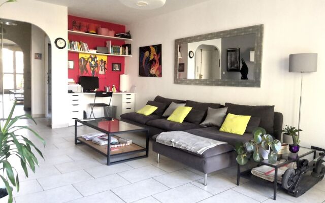 Apartment With 2 Bedrooms in Aix-en-provence, With Enclosed Garden and Wifi - 49 km From the Beach