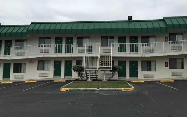 Q Lodging Motel