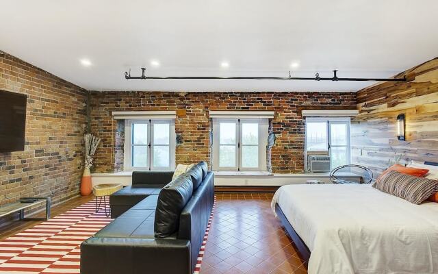 Charming Apartment on St-Paul street by Hometrotting