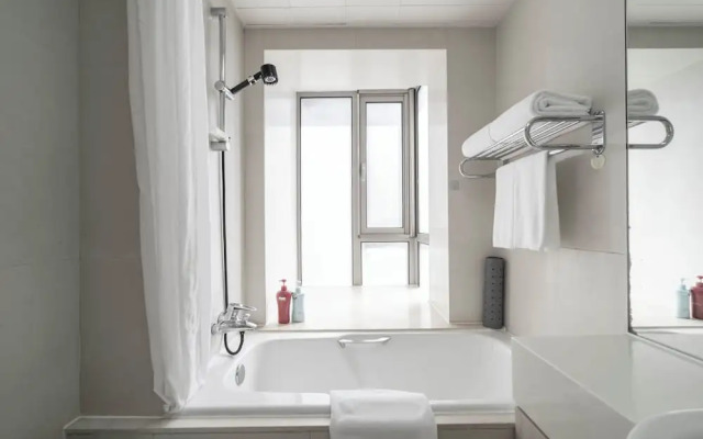 Tyms Comfortable 2BR 1BA Apt Xujiahui