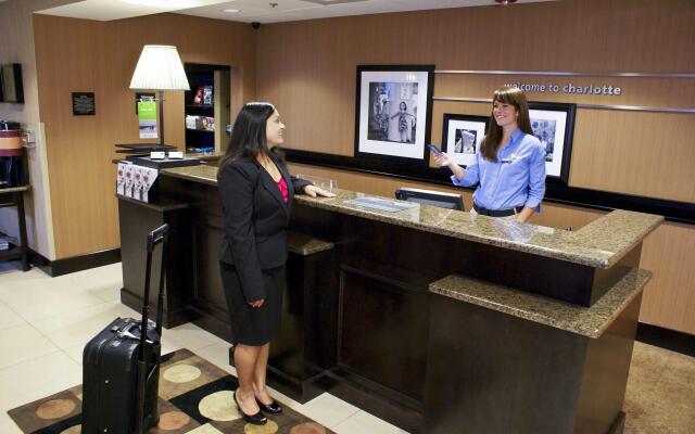 Hampton Inn & Suites Charlotte Airport