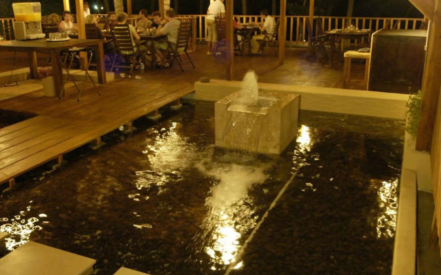 Las Flores Resort