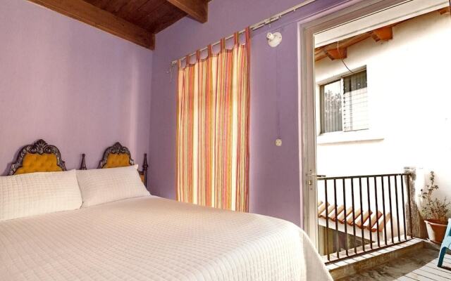 Quetzalroo Boutique Hostel