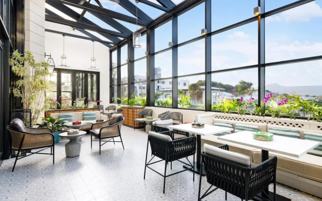 Hotel Santiago, Curio Collection by Hilton