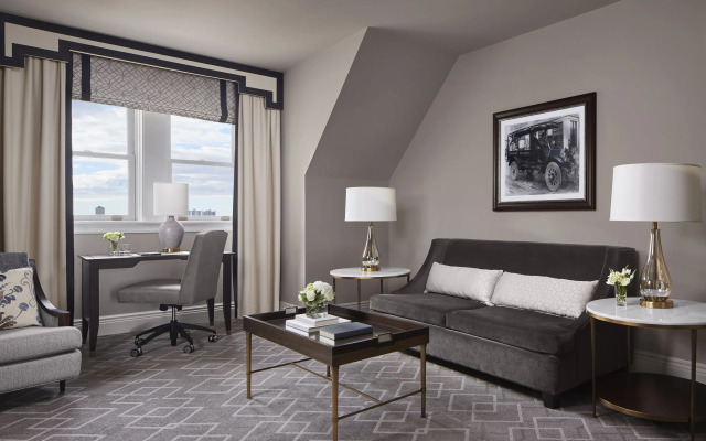 Fairmont Hotel Macdonald