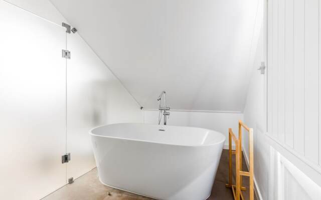 Carvoeira Surf & Family Villa