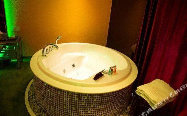 Rose Lover Hotel