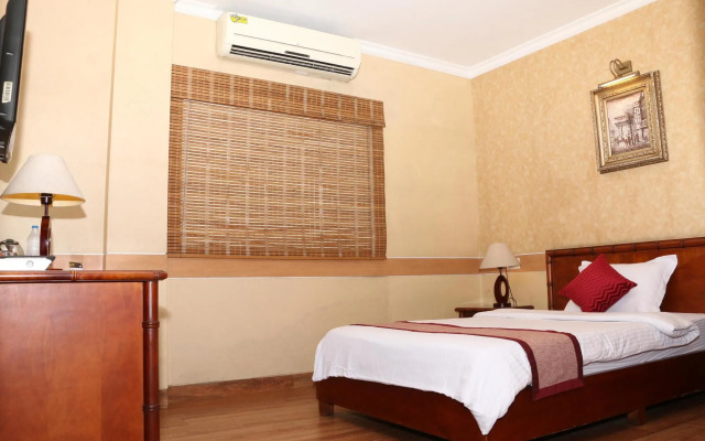 Oyo Premium Industrial Area Cheema Chowk