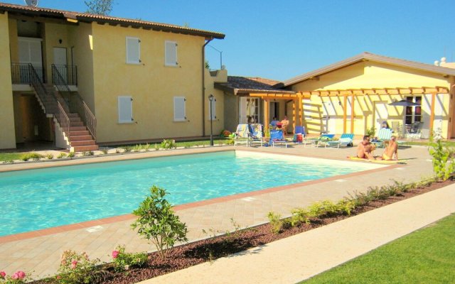 Stylish Holiday Home 3 Km From Lake Garda & Romantica Beach