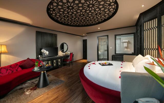 Shining Central Hotel and Spa