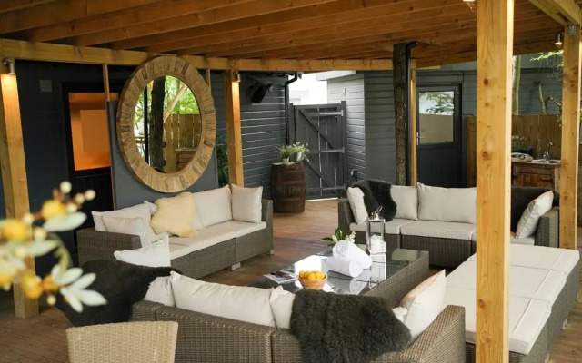 6 Loch View With Loch Views