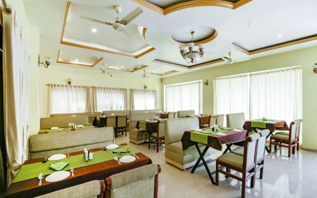 Hotel The Gentleman by OYO Rooms