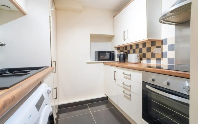 Private 1Bd Flat Near Gloucester Docks