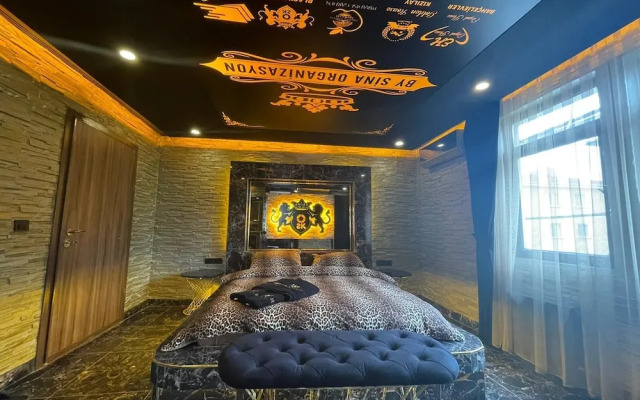 Black House