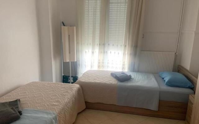 2 bedroom holiday flat, renovated, in the centre