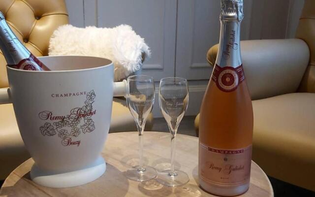 Suite EDEN avec jacuzzi privé