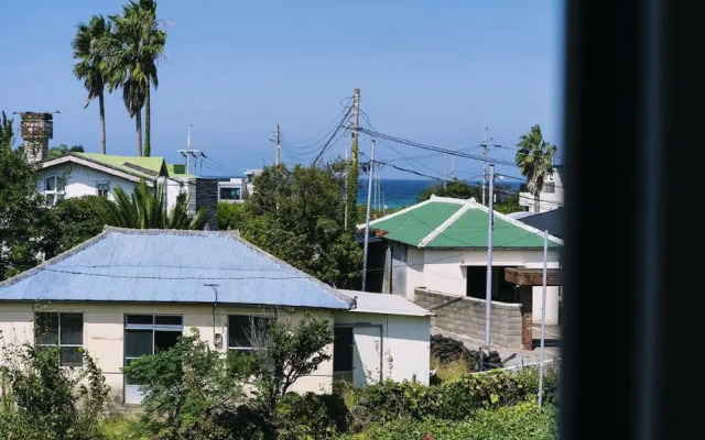 Jeju Timberhouse Pension