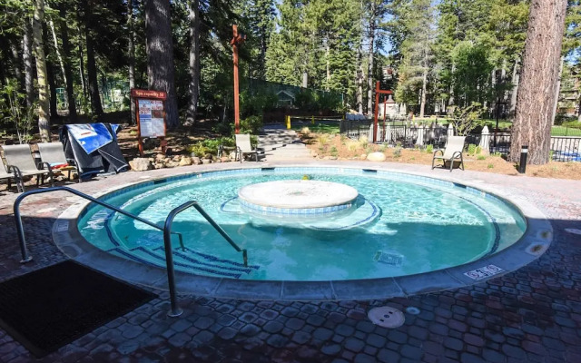 4025 Ski Trails