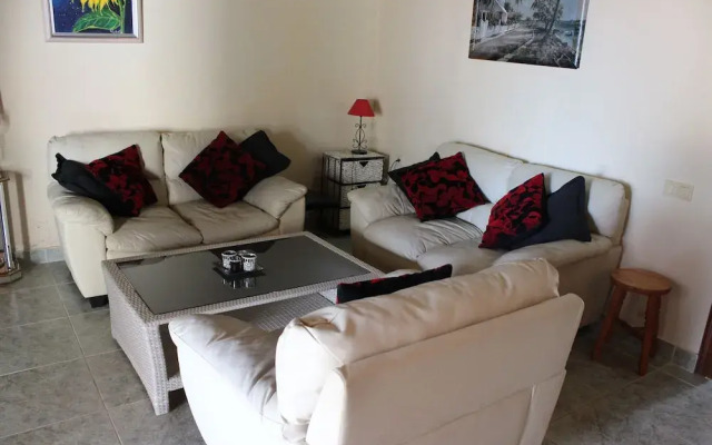 Beautiful 2-bed Bungalow in Parque Holandés