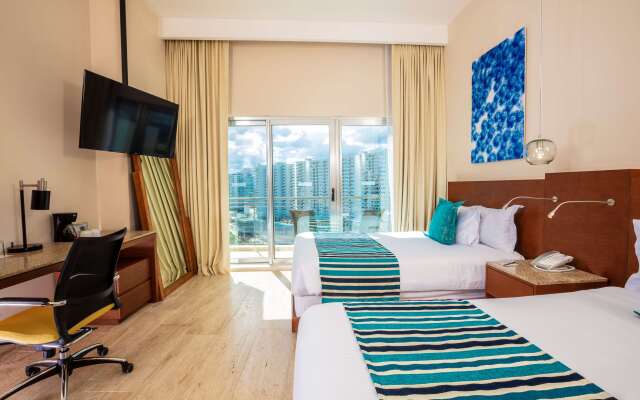 Krystal Urban Cancun & Beach Club