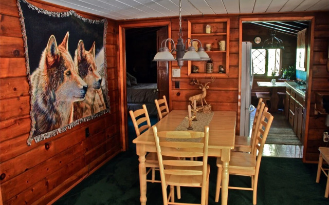 Crest Lodge Historic Mountain Inn