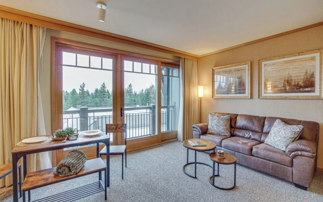 Pet-friendly Cle Elum Condo - Hike, Ski & Relax!
