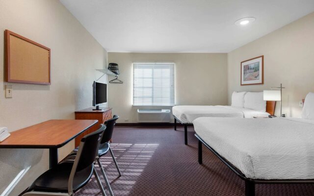 Holiday Inn Express Hotel & Suites Huntsville - University Drive