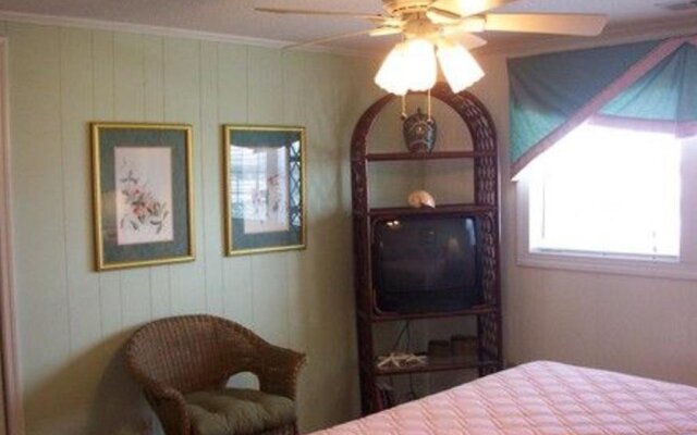 5 O'Clock Somewhere - 4 Br Home