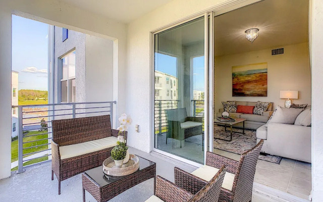 Modern Condo Near Disney Foosball Water Park!
