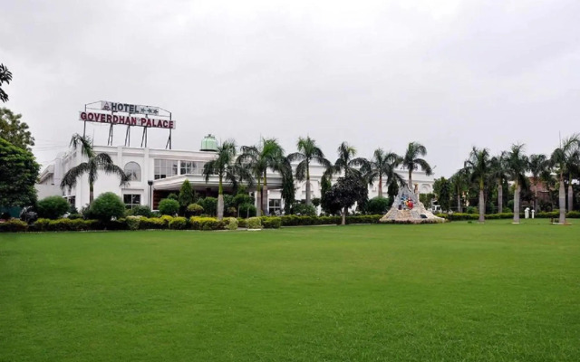 Goroomgo Goverdhan Palace Mathura