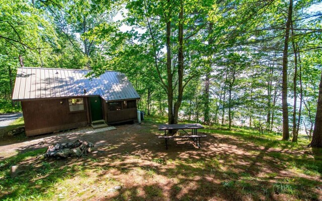 Fifth Lake Cottages