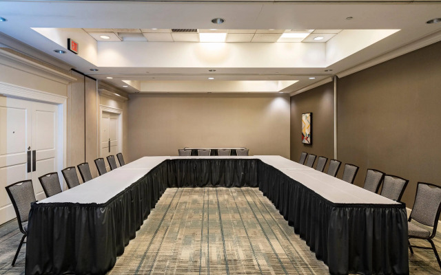 Radisson Hotel Fairview Heights - St. Louis