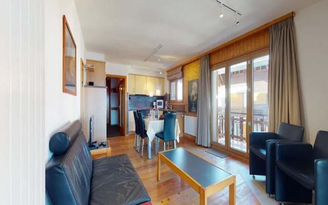 Apartment With Front Balcony