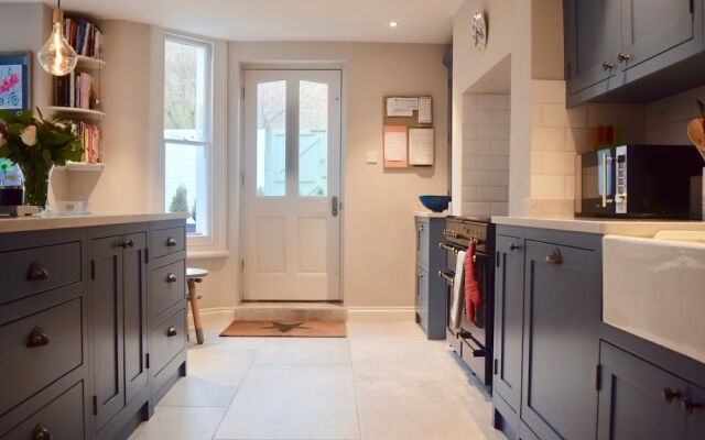 Beautiful 3 Bedroom House In Clapham