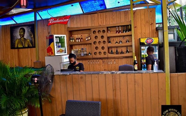 Oak Havens  Hotel