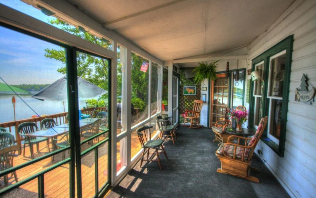 Glenmoore Lakeside Lodge