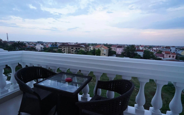 Golden Sunset Hotel