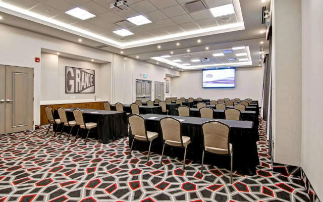Holiday Inn Express & Suites Grande Prairie by IHG