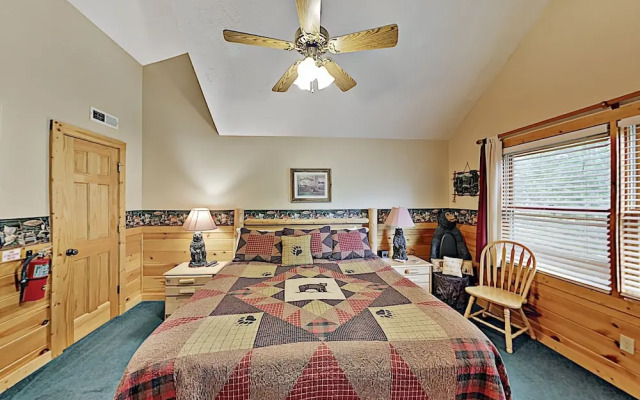 Bear Essentials 3 Bedroom Home by Redawning