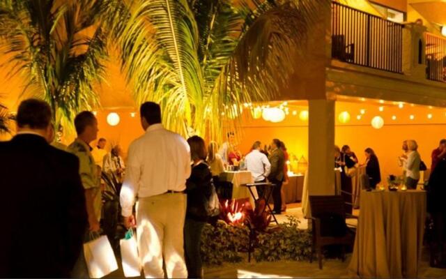 Coconut Cove All-Suite Hotel