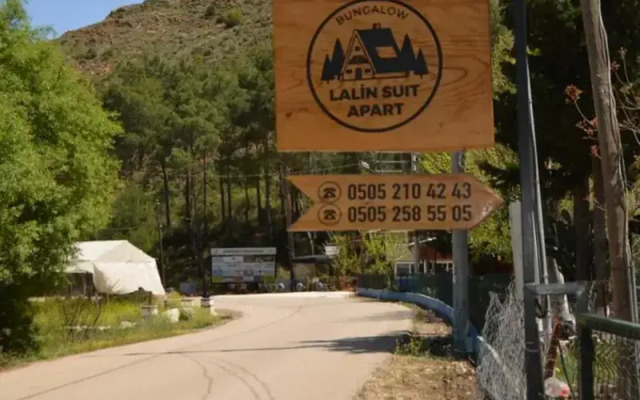 Lalin Suit Apart
