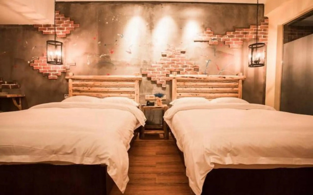Zhangjiajie Interval Time Travel Inn