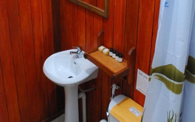 Putao Trekking House