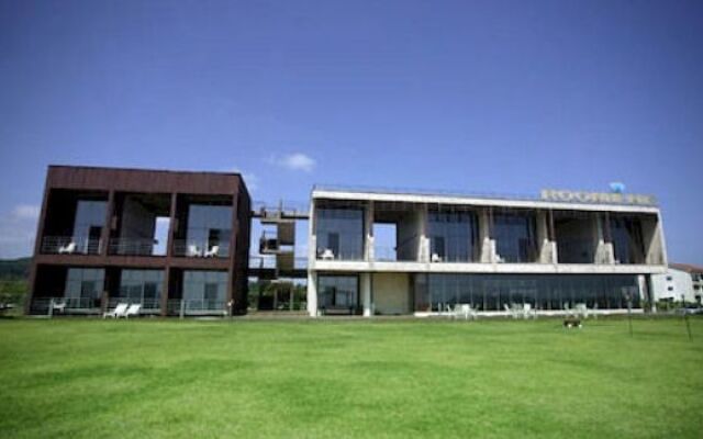 Roomine Pension