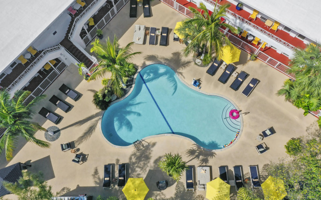 Tradewinds Apartment Hotel