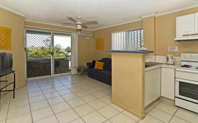 Budds Beach Apartments