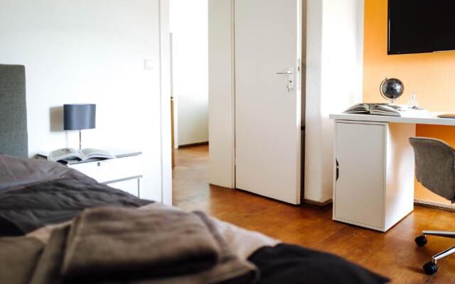 Zimmer in ruhiger Lage 150m zur TA (Nr. 5)